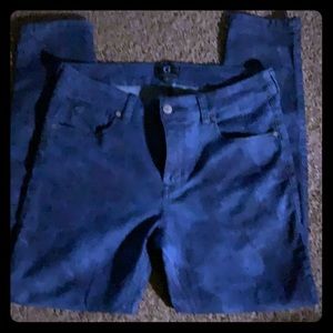NWOT Very cute Giuliana skinny jeans. Medium